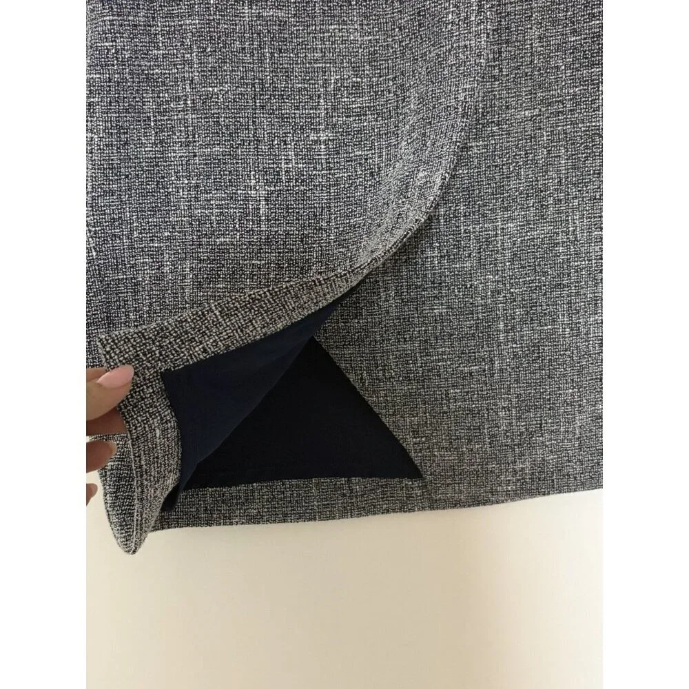 BANANA REPUBLIC Women's Blue And White Textured Faux Wrap Skirt Size 6